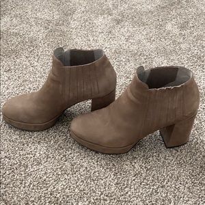 Brown booties - 7 (Eileen fisher) - lightly worn!